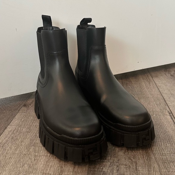 Fendi Black Leather Logo Platform Boots Size 38. - Picture 4 of 11